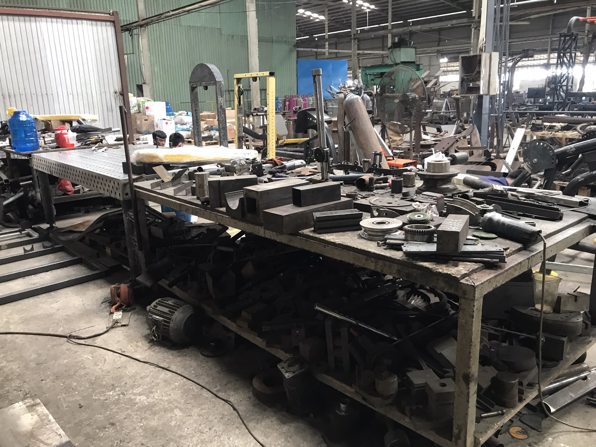 Work bench (2).JPEG